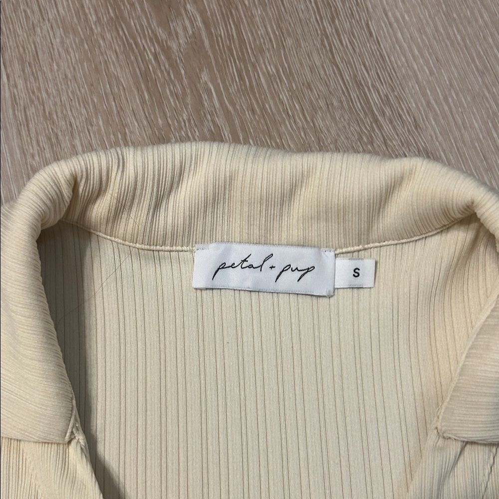 Petal & Pup Christina Long Sleeve Cream Ribbed Button-Up Top Sz Small - Picture 2 of 7